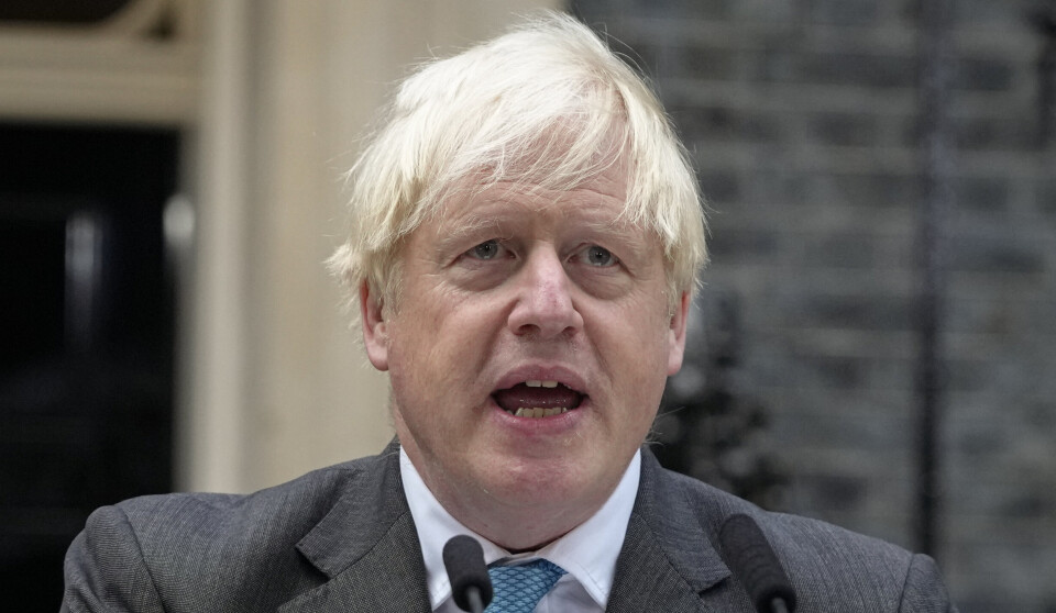 SELVBIOGRAFI: I selvbiografien forteller Boris Johnson at han husker hvordan dronningen informerte ham om ulykken.