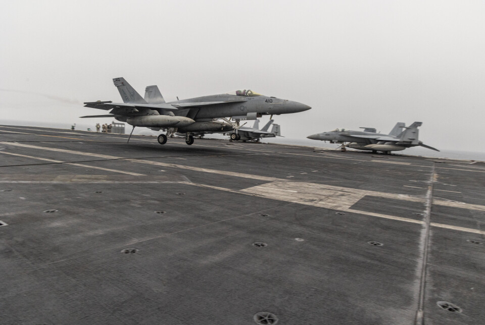 HANGARSKIP: Et F/A-18 Super Hornet landet om bord på USS Harry S. Truman lørdag 26. oktober.
