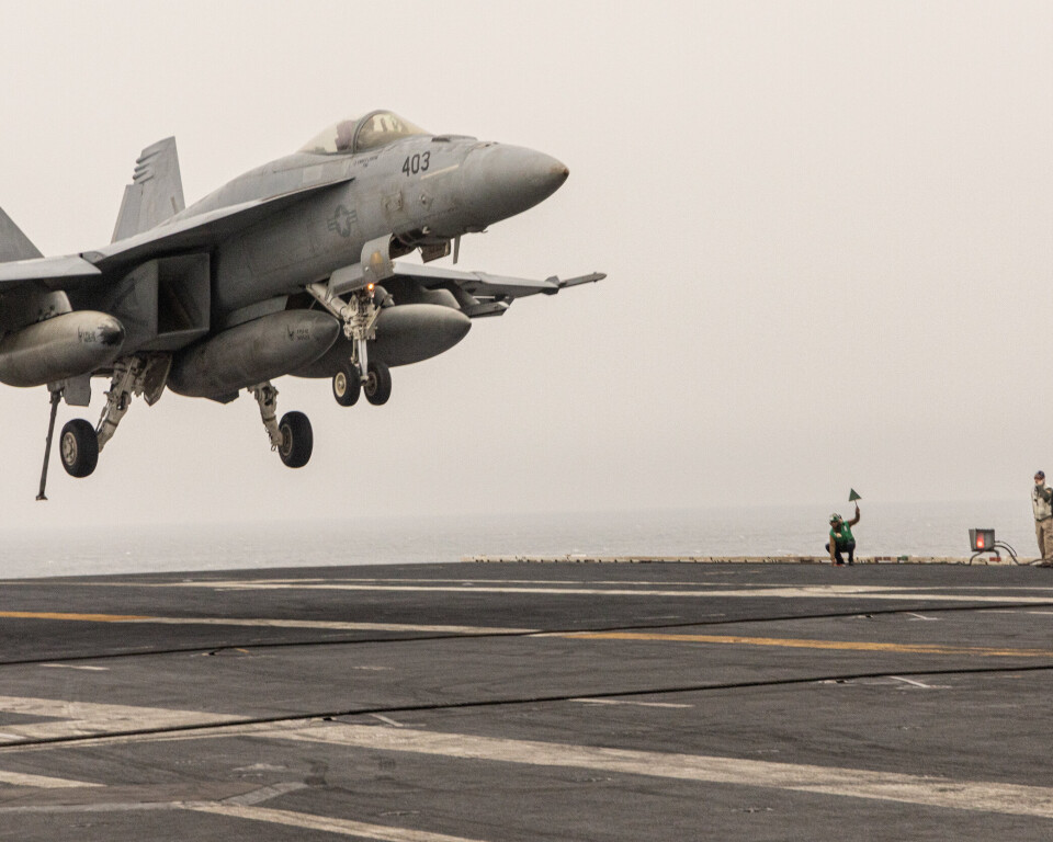 <span data-lab-text_size_desktop="27" class="t27">Luftrommet var stengt: Måtte lande på Flesland</span>