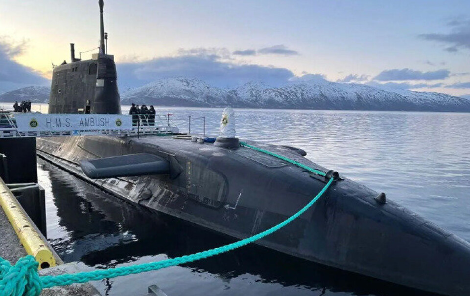 UBÅTER: Verftet hvor brannen brøt ut bygger blant annet Astute-ubåtene til den britiske marinen. Her ligger atomdrevne HMS Ambush til kai i Grøtsund i Tromsø i 2022.