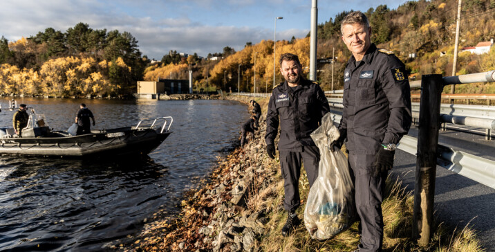 Sjø-sjefen i fjæra: – Rydder i rotet vi selv har skapt