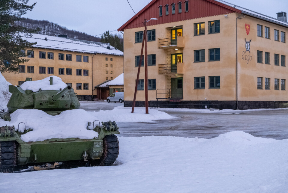 FORSKJELLSBEHANDLING: Messebygg og befalskontoret har paller med tørkepapir som de vernepliktige ikke har tilgang på.