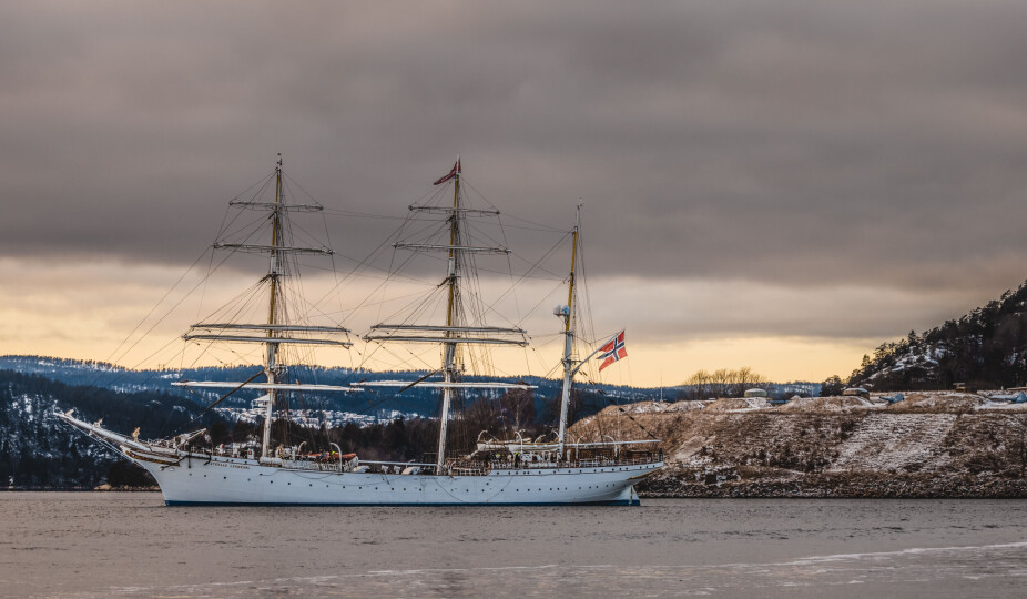 Sjøforsvaret fornyer avtalen med Statsraad Lehmkuhl