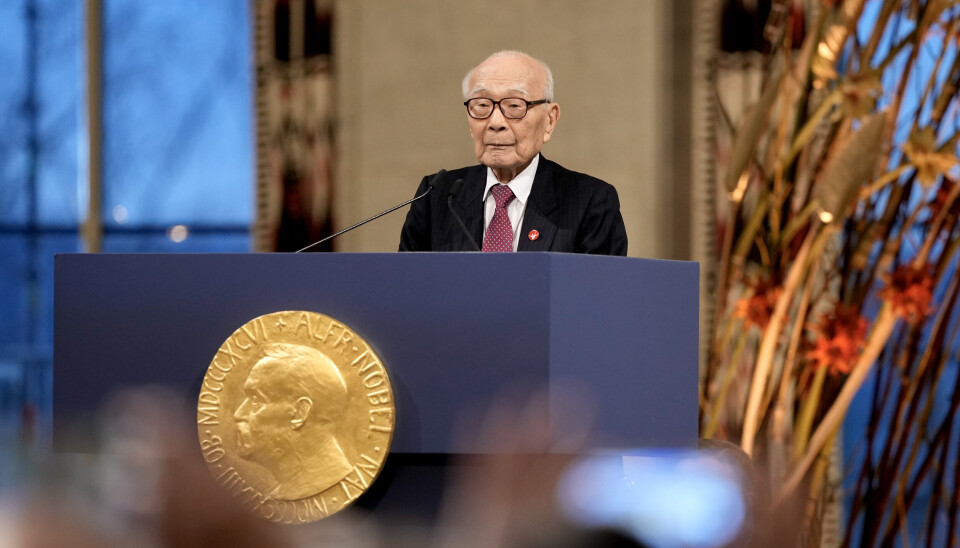 TALTE: Representanten for organisasjonen Nihon Hidankyo, Terumi Tanaka under utdelingen av Nobels fredspris for 2024 i Oslo rådhus.