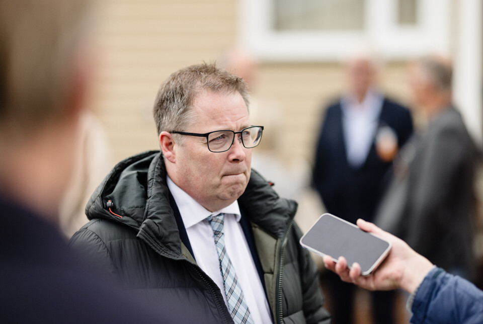 LOVNAD: Forsvarsminister Bjørn Arild Gram varsler full gjennomgang av sesjonsnektene.