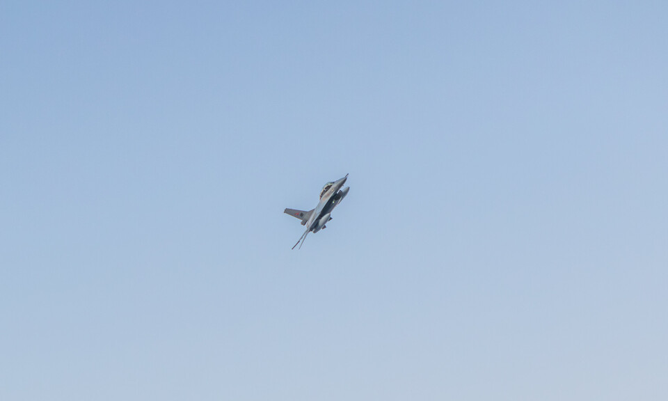 PASSE PÅ: I sommer skal det danske forsvaret øke sin militære tilstedeværelse på grønland. Bildet er fra en tidligere testflyvning i Bodø.