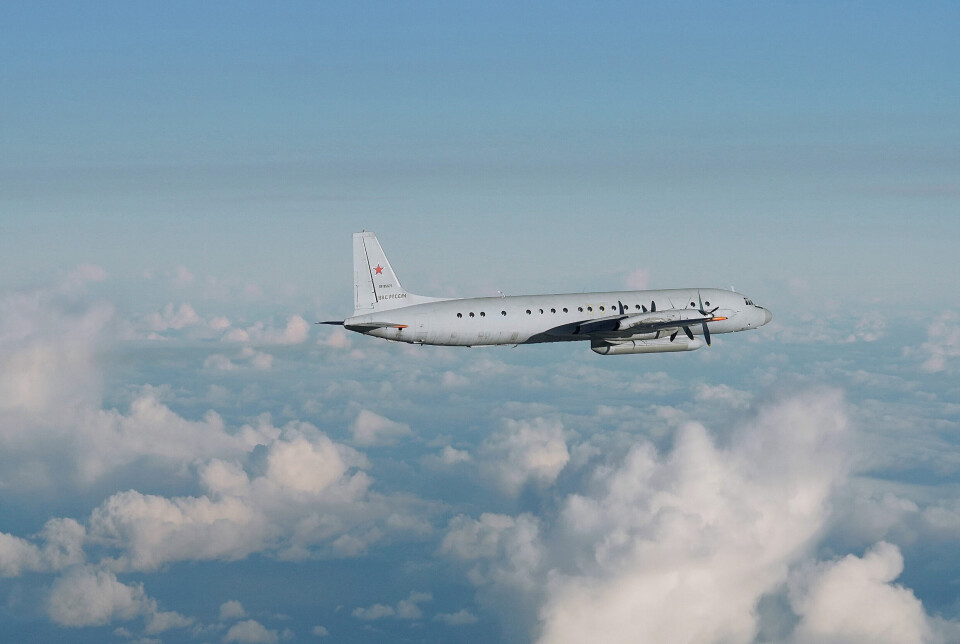 NÆR NORSK TERRIRORIUM: Et russisk fly av typen IL-20 COOT intelligence aircraft i internasjonalt luftrom over Barentshavet i oktober.