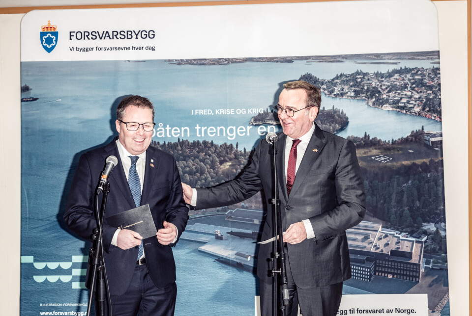 GOD STEMNING: Tysklands forsvarsminister Boris Pistorius fikk Norges forsvarsminister Bjørn Arild Gram (Sp) i godt humør i desember på Haakonsvern.