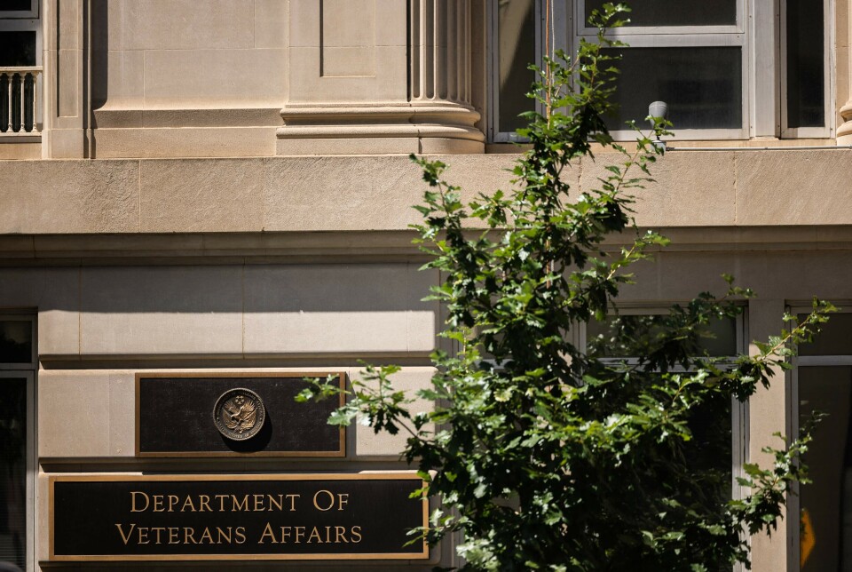 VETERANDEPARTEMENTET: Department of Veterans Affairs gir ut rapporten som kartlegger risikofaktorer for selvmord blant veteraner. Bildet viser departementets eksteriør i Washington D.C.
