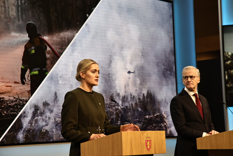 BEREDSKAP: Justis- og beredskapsminister Emilie Enger Mehl (Sp) og statsminister Jonas Gahr Støre (Ap) la fredag frem stortingsmeldingen om totalberedskap under en pressekonferanse i Marmorhallen i Oslo.