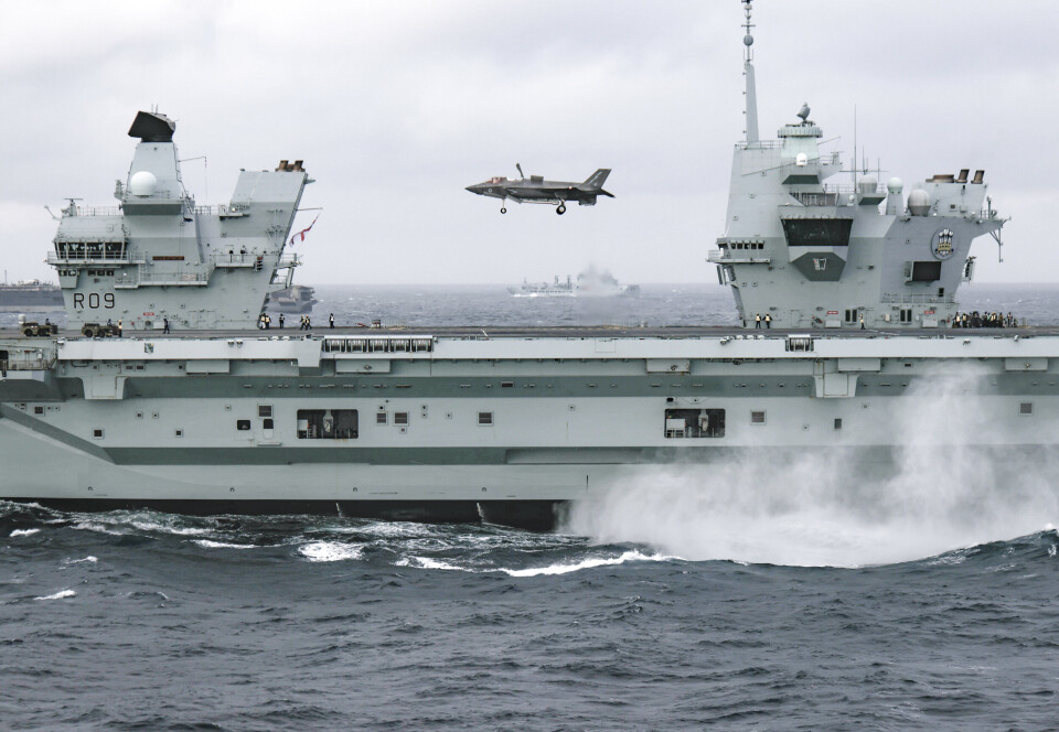ØVELSE: Et F-35 kampfly lander på HMS Prince of Wales under øvelsen Strike Warrior i oktober.