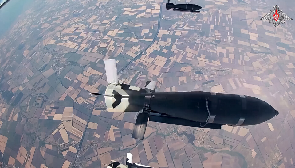 Et bilde gitt ut av russiske myndigheter viser glidebomber som slippes over Ukraina.