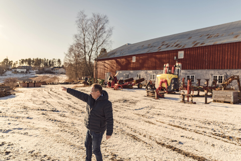 GÅRDSTRADISJONER. Gården har tilhørt Grams familie i generasjoner. Løa i bakgrunnen må gjøres noe med, erkjenner Bjørn Arild.