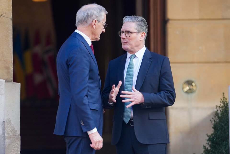 STATSLEDERE: Både statsminister Jonas Gahr Støre og den britiske statsministeren Keir Starmer er blant lederne som deltok på dagens Ukraina-toppmøte. Begge er enig om at sanksjonen mot Russland må opprettholdes. Her avbildet i London i forbindelse med et tidligere Ukraina-toppmøte.