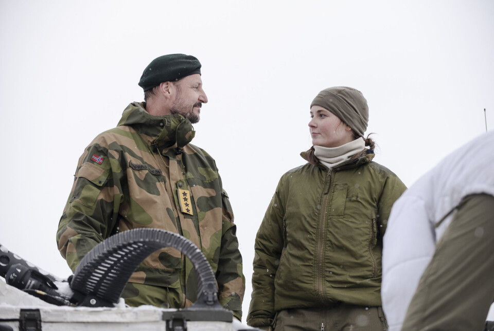 FORSVARSTREFF: Kronprins Haakon og prinsesse Ingrid Alexandra møttes for første gang offentlig i tjeneste for Forsvaret.