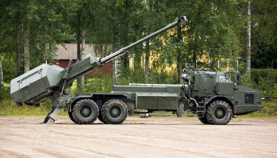 DONERER: Sverige gir 18 Archer artillerikanoner til Ukraina. Her fotografert under en øvelse med den svenske hæren i 2015.