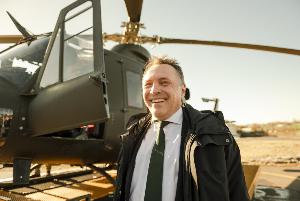 GLISER: Tore Sandvik koste seg i sola på Rygge, og fløy frem og tilbake mellom Oslo og flystasjonen i helikopter.