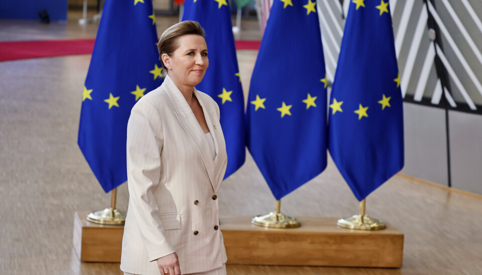 TOPPMØTE: Danmarks statsminister Mette Frederiksen ankommer EU-toppmøtet.