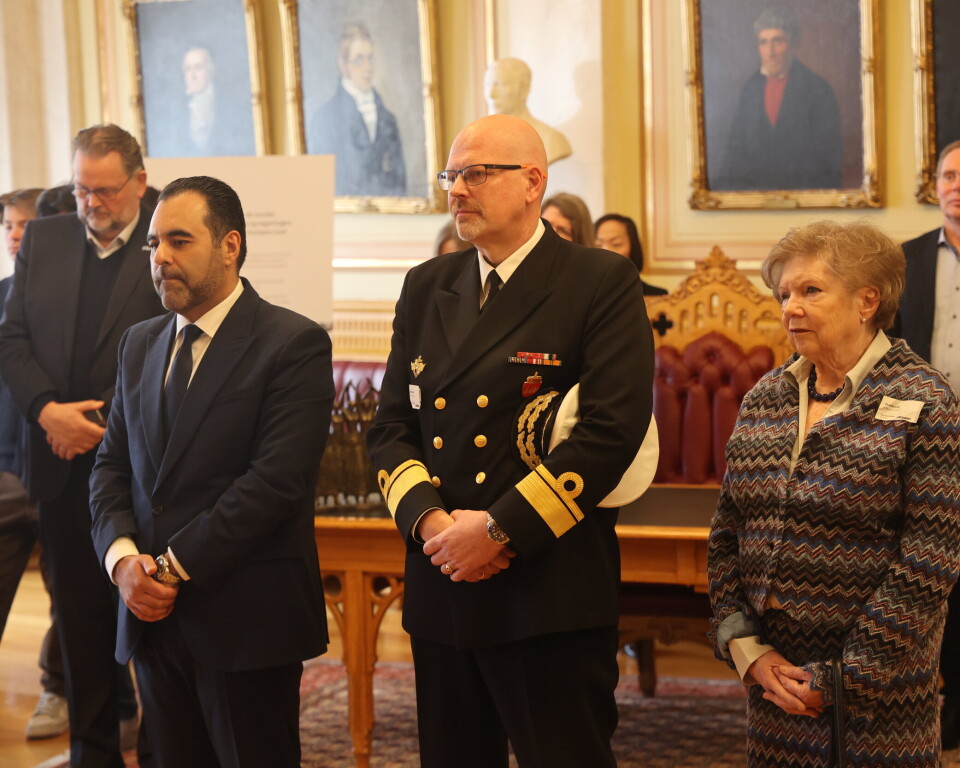 Stortinget markerte 9. april med miniutstilling