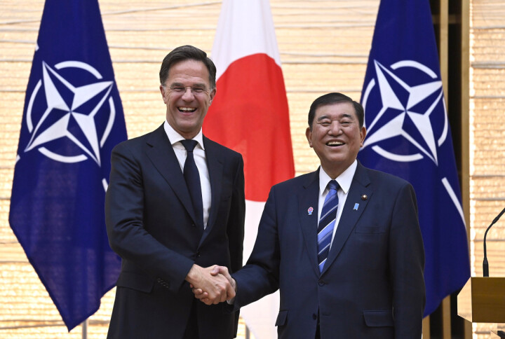 ENIGE: Natos generalsekretær Mark Rutte og Japans statsminister Ishiba Shigeru møttes i Tokyo onsdag.