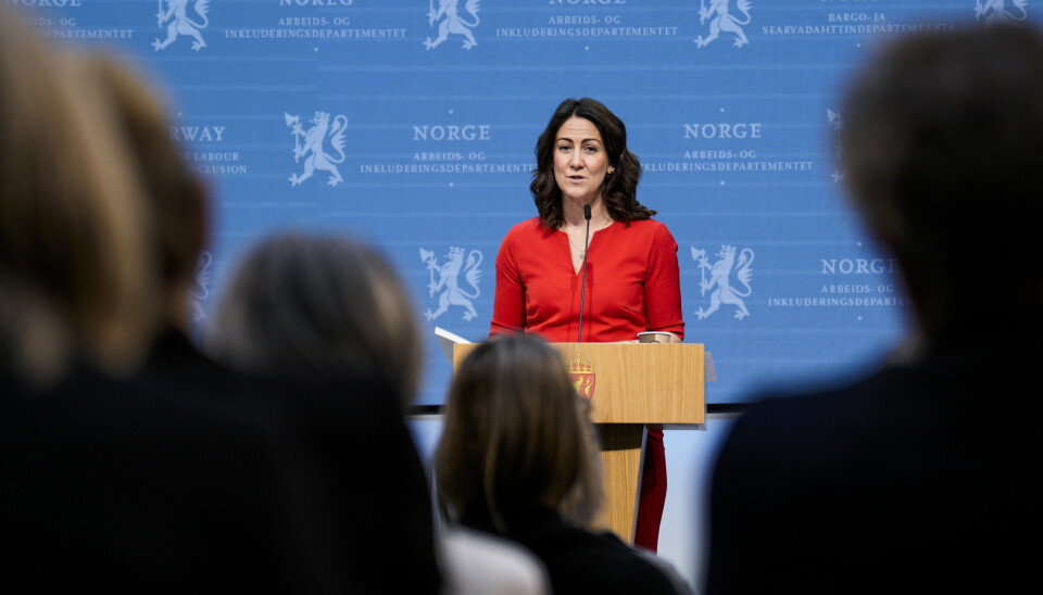 TILLEGG: Et lovforslag som skal gi ansatte med særaldersgrense pensjonstillegg er overlevert Stortinget. Tonje Brenna avbildet i Marmorhallen 1. april.