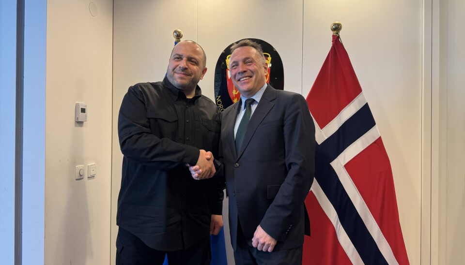 MØTE: Forsvarsminister Tore O. Sandvik og den ukrainske forsvarsministeren Rustem Umerov i forbindelse med Sandviks reise til Brussel.