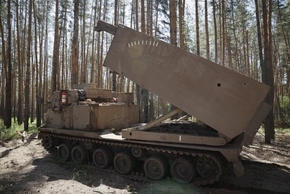 FASES UT: Frankrikes nåværende rakettartillerisystemer skal fases ut innen 2027. Dermed er de i gang med utviklingen av et nytt system som skal ta over. Avbildet er en fransk LRU (modifisert m270) som er blitt donert til Ukraina. Bildet er fra Donetsk-regionen, 7. juli 2023.