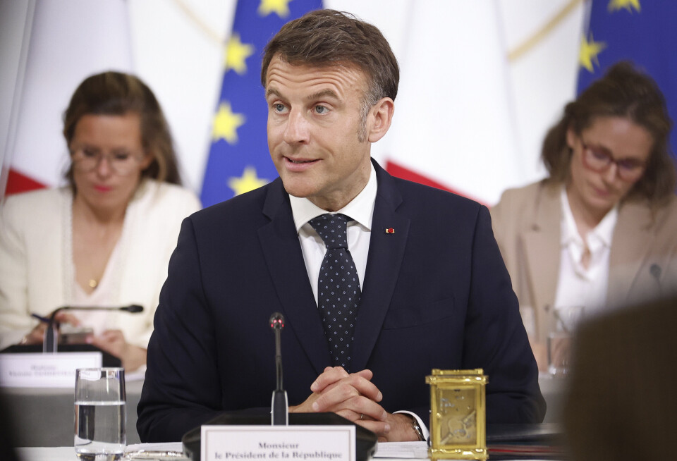 MACRON: Macron påpekte at den russiske lederen forteller amerikanske forhandlere at han vil ha fred, men samtidig fortsetter å bombe Ukraina.