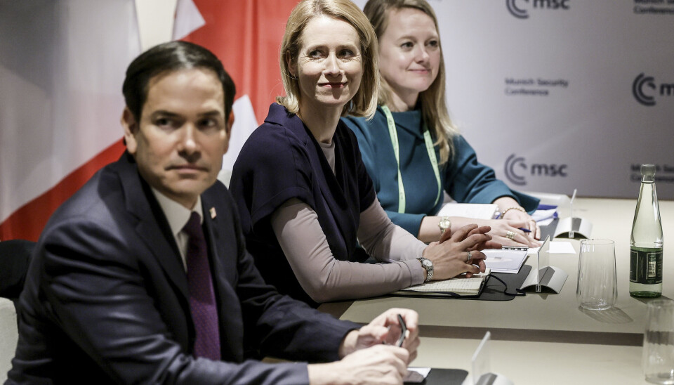 MØTER: EU jobber med reserveløsninger om USA skulle komme til å trekke seg fra rollen som mekler mellom Russland og Ukraina, sier EUs utenrikssjef Kaja Kallas (i midten). I forgrunnen USAs utenriksminister Marco Rubio.
