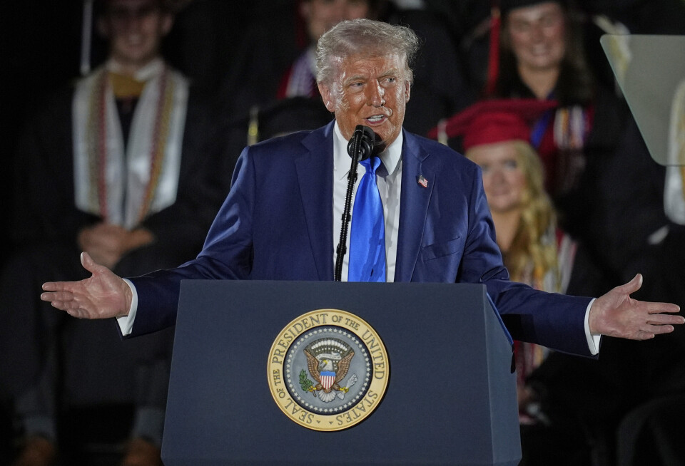 VÅPENSALG: Dette er første gang president Donald Trumps nåværende regjering forbereder et våpensalg til Ukraina etter at Trump satte all militær støtte til Ukraina på pause.