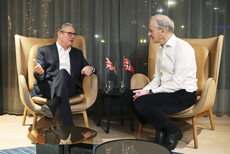 MØTES: Keir Starmer og statsminister Jonas Gahr Støre (Ap) under et møte i Bergen 16. desember 2024.