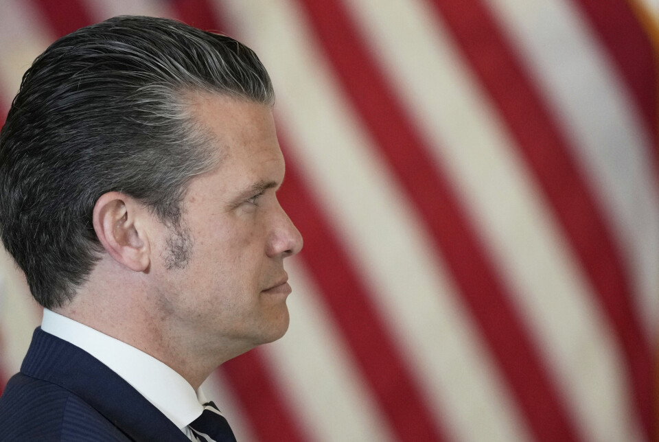 FORSVARSMINISTER: Pete Hegseth er USAs forsvarsminister. Bildet er tatt i forbindelse med et besøk i Qatar i midten av mai.