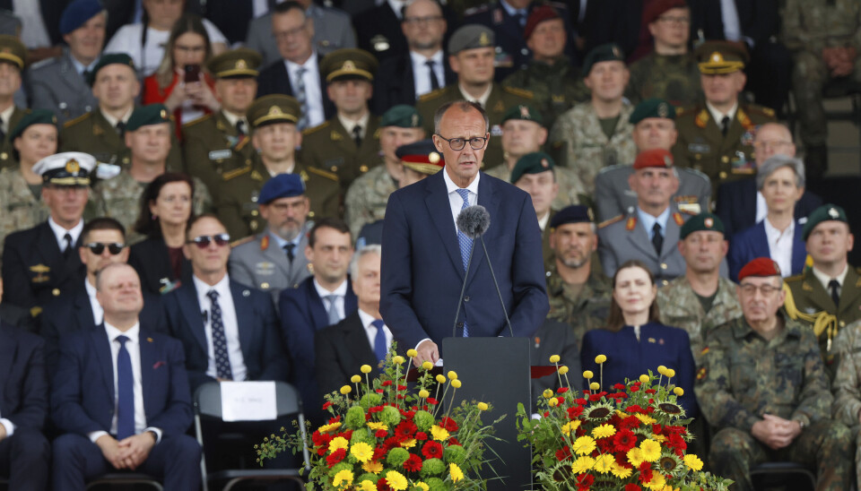 VILINIUS: Tysklands nye forbundskansler Friedrich Merz taler til Litauens president Gitanas Nauseda og tyske soldater i Vilnius.