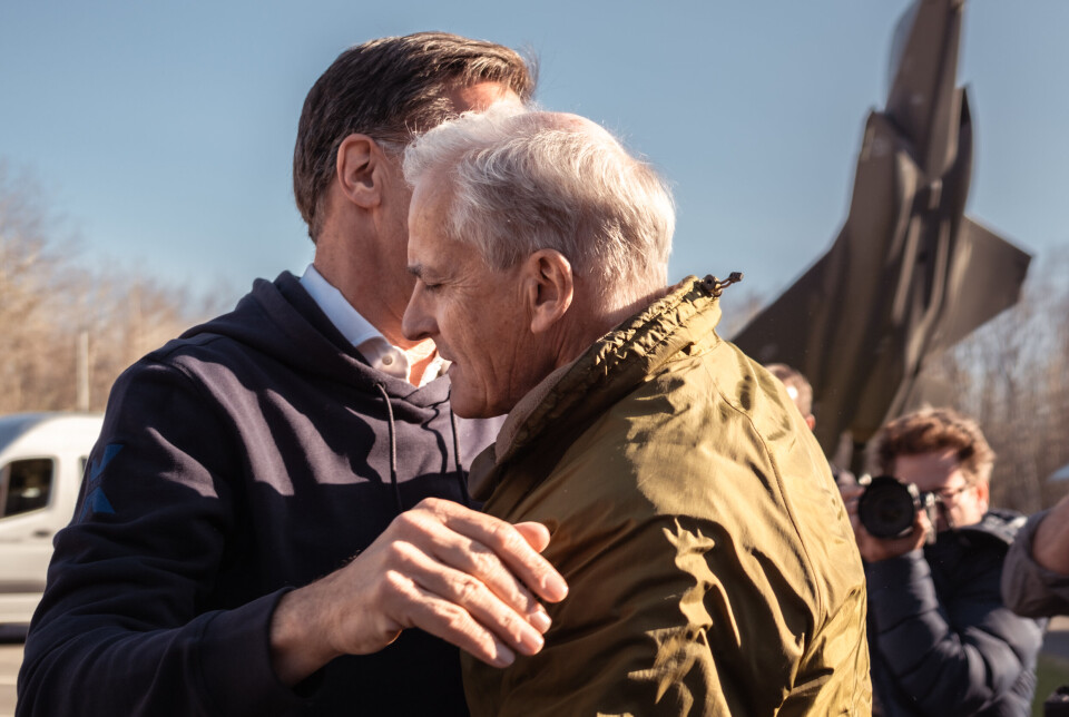 HA DET-KLEM: Mark Rutte og Jonas Gahr Støre takker hverandre for en fin dag i Nord-Norge.