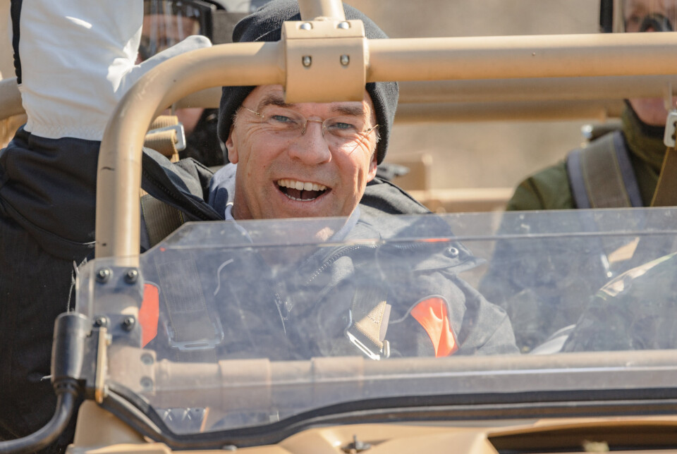 GLISER: Mark Rutte fikk seg en kjøretur i en ATV.
