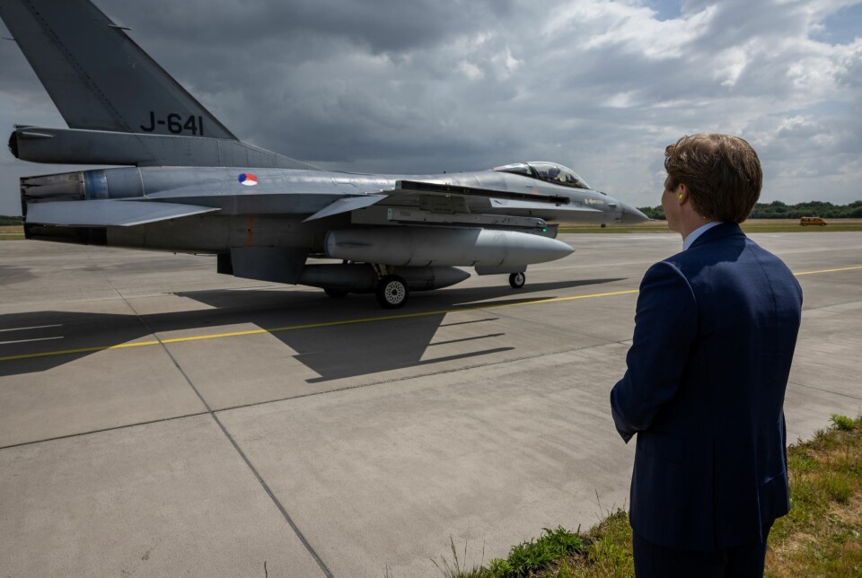 FARVEL: Nederlands forsvarsminister tok mandag farvel med de siste av totalt 24 F-16-fly som forlater nederlandsk jord som del av donasjonene til Ukraina.