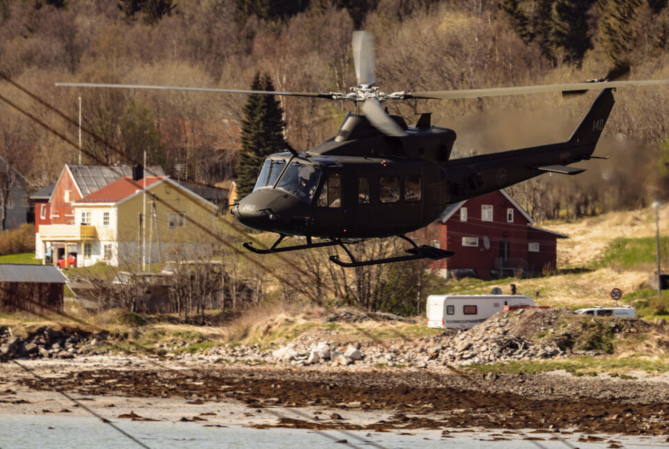 SIGHTSEEING: Generalsekretær Rutte og følget fikk se en demonstrasjon av hva blant annet spesialsoldatene gjør samt en rundtur i luften i nord.