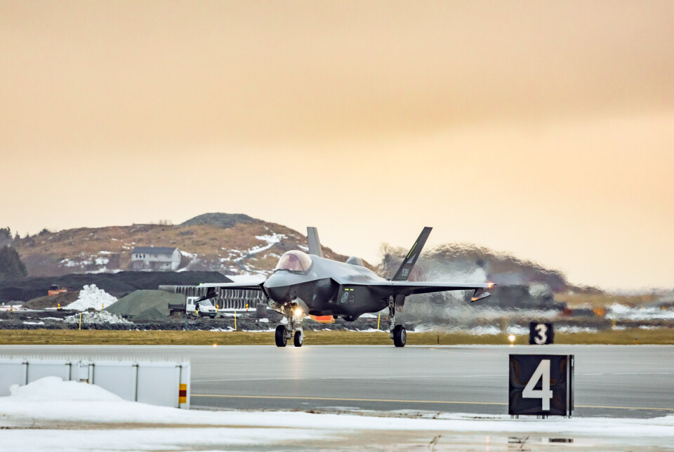 GODT BESKYTTET: F-35 tar av fra Ørland flystasjon.