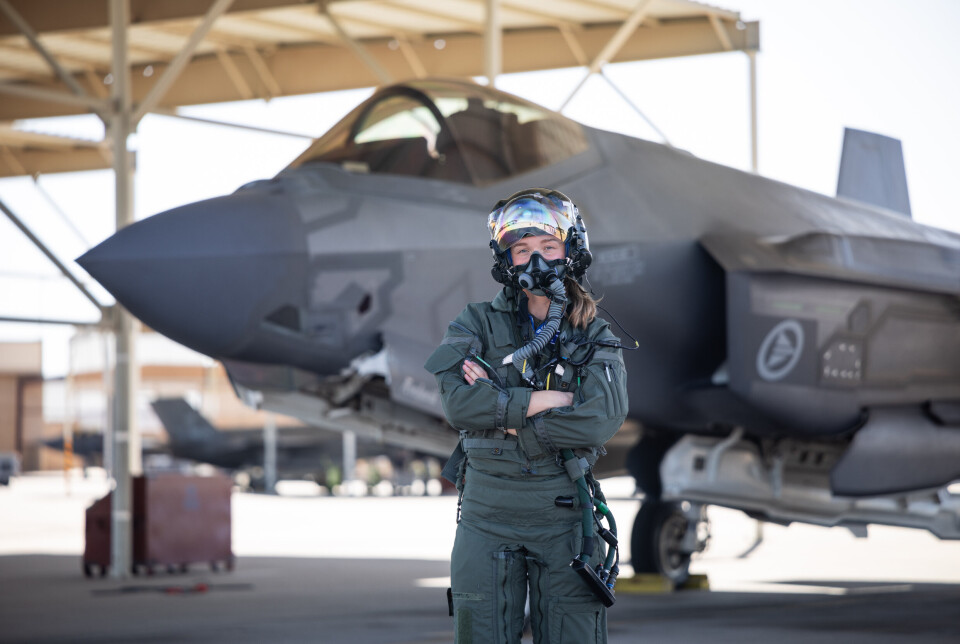 FØRSTE: Dette er Norges første kvinnelige F-35-pilot. Hun ble nettopp ferdigutdannet, og her er hun på Luke Air Force Base i Phoenix, Arizona.