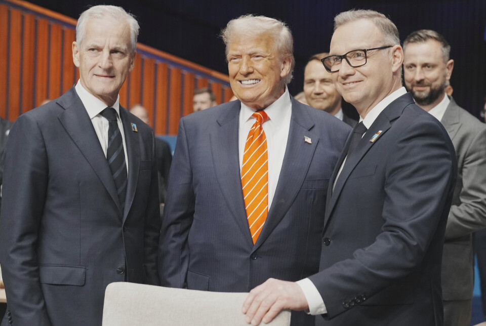 HAAG: Statsminister Jonas Gahr Støre, USAs president Donald Trump og Polens president Andrzej Duda poserer for kameraet under en av diskusjonene på Nato-toppmøtet i Haag.