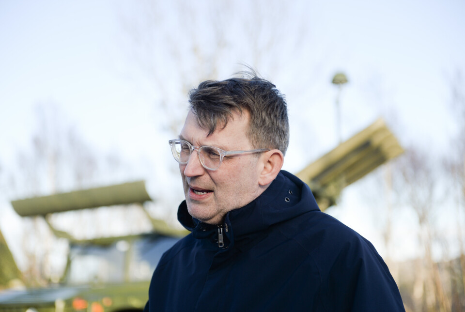 BEVILGER: Den danske forsvarsministeren Troels Lund Poulsen øker det danske heimevernet sitt budsjett. Bildet er tatt under Poulsen sitt besøk til Ørland flystasjon i februar, 2024.