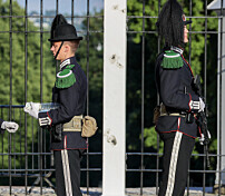 Nærmere 40 grader under uniformen