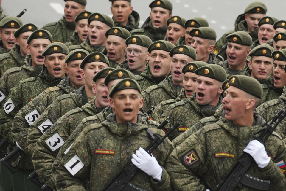 SOLDATER: Russiske soldater i mai trener til militærparaden i Moskva som skal markere seieren over Nazi-Tyskland.