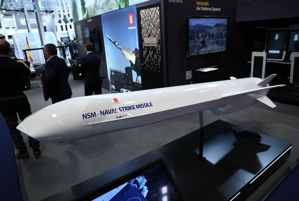 MISSIL: Nå skal Forsvaret ha en egen liaison til næringslivet. Bildet viser et NSM-missil på utstilling under International Defence and Security Fair i Madrid i mai 2025, og brukes som illustrasjonsbilde.