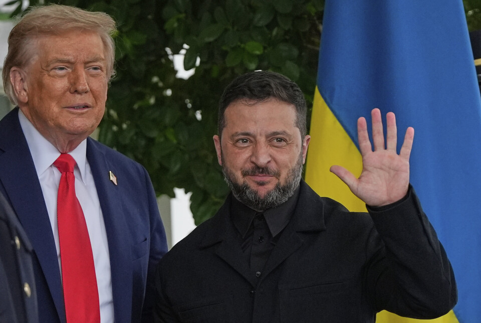 WASHINGTON: Donald Trump og Volodymyr Zelenskyj utenfor Det hvite hus mandag. Foto: Alex Brandon, AP, NTB