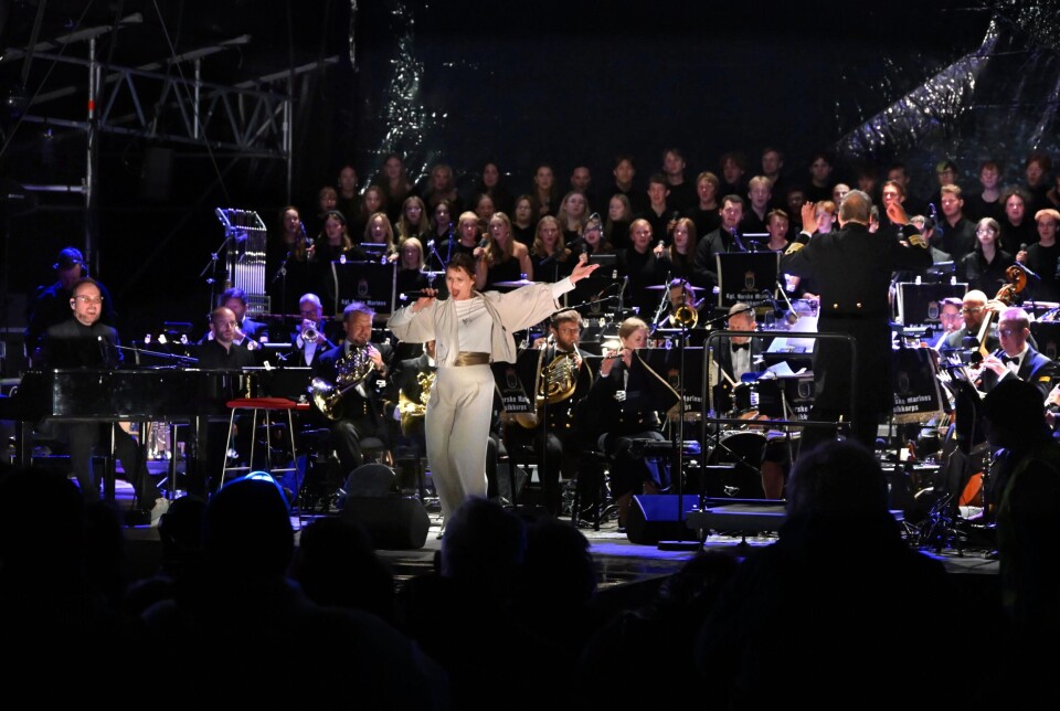 MUSIKALSK AFTEN: Mer enn 3000 tilskuere fikk oppleve en musikalsk aften med Sigvart Dagsland, Karoline Krüger og Marinemusikken.