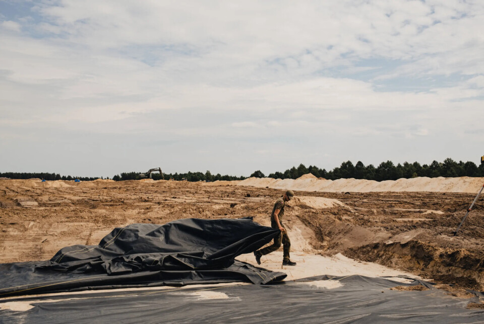 OMFATTENDE ARBEID: Et treningsområde der ukrainske soldater skal spisse sine ferdigheter sammen med norske instruktører bygges opp i Polen. Foto: Krister Sørbø, Forsvarets forum