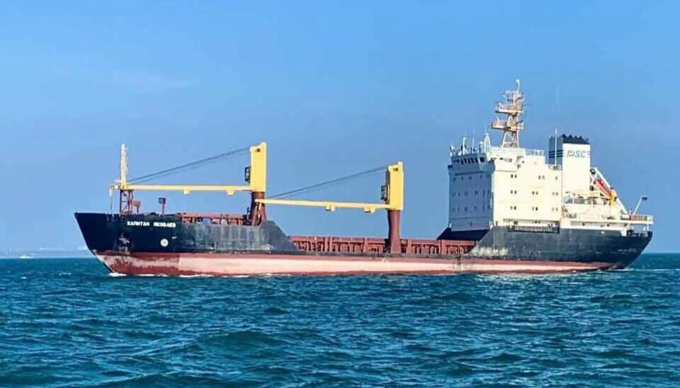 PÅ SVALBARD: Det russiske skipet Kapitan Yakovlev ble avbildet i Kertsjstredet ved Krym-halvøya i 2024.