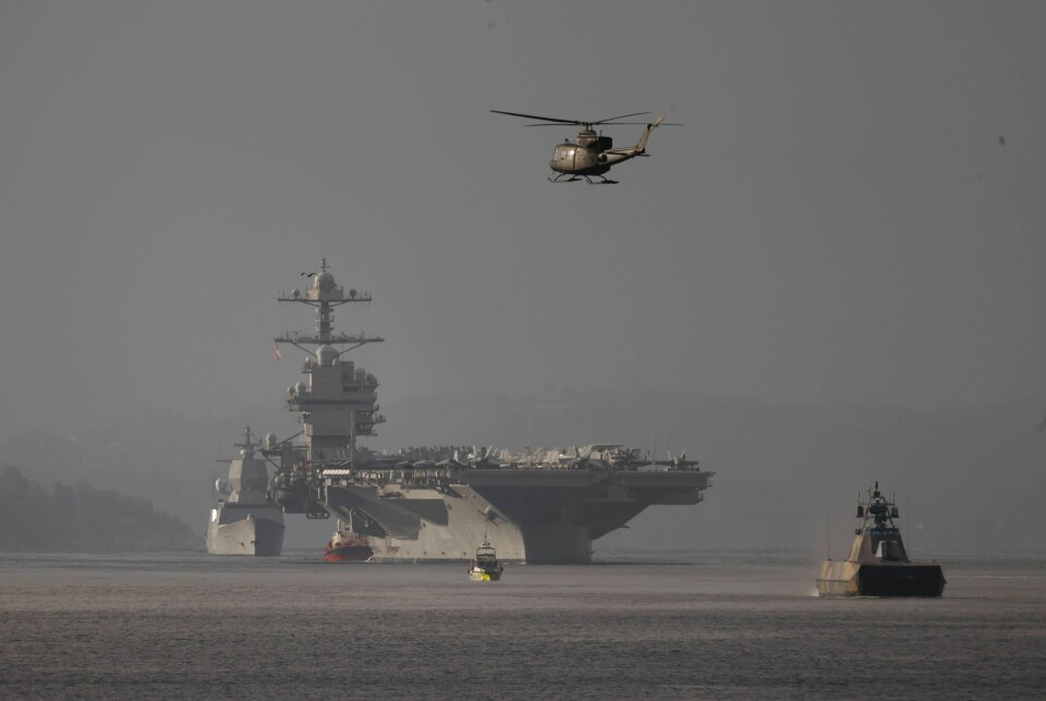 Her seiler USS Gerald R. Ford inn Oslofjorden