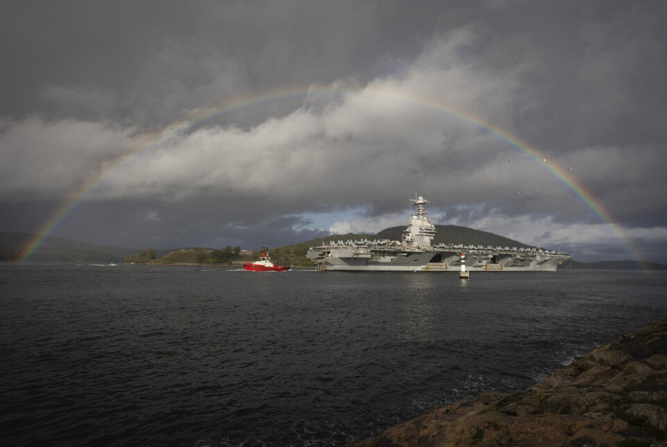 Her seiler USS Gerald R. Ford inn Oslofjorden